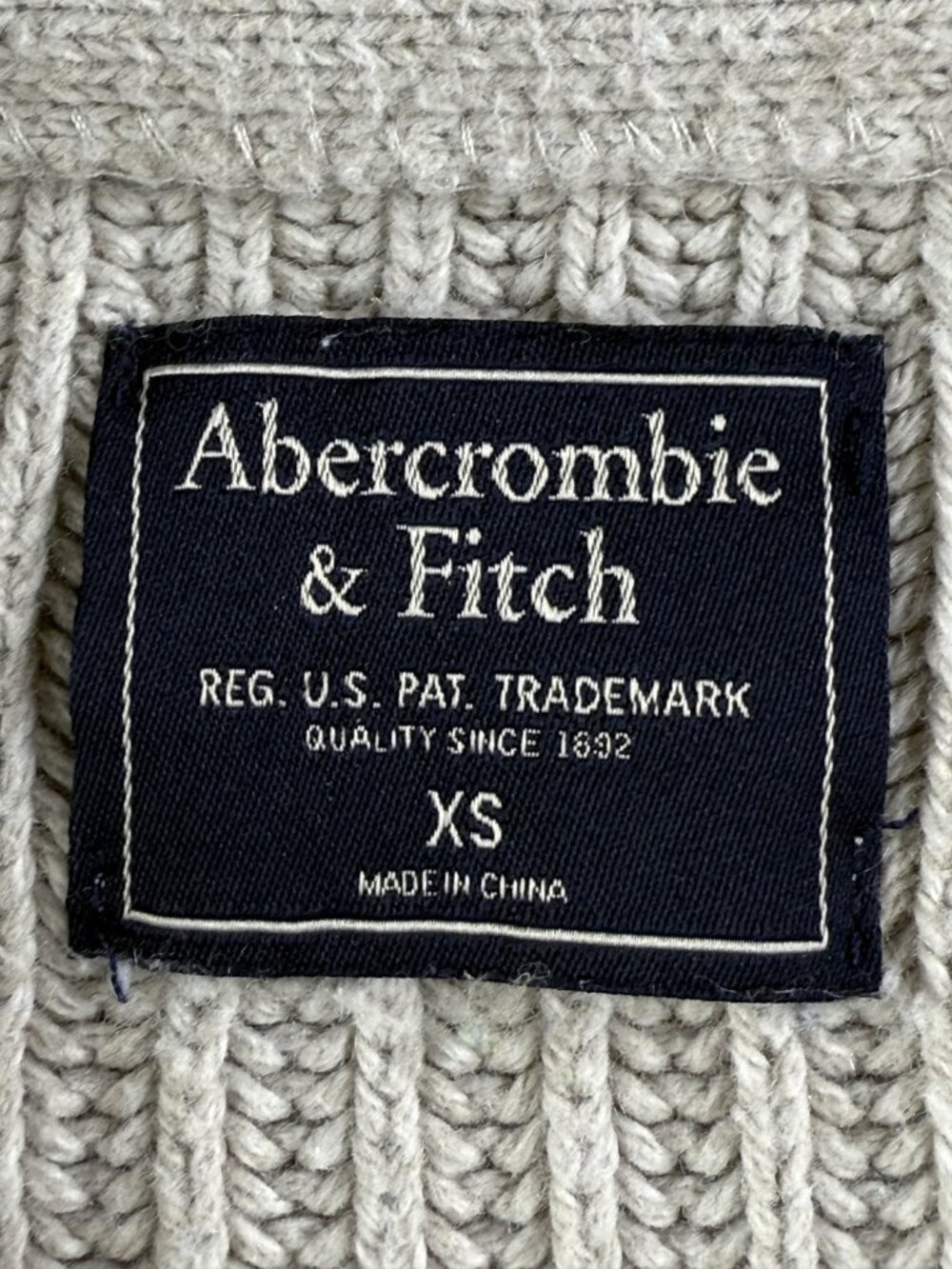 Abercrombie & Fitch Cardigan Sweater Womens XS Beige V Neck Button Chunky Knit - Picture 3 of 14